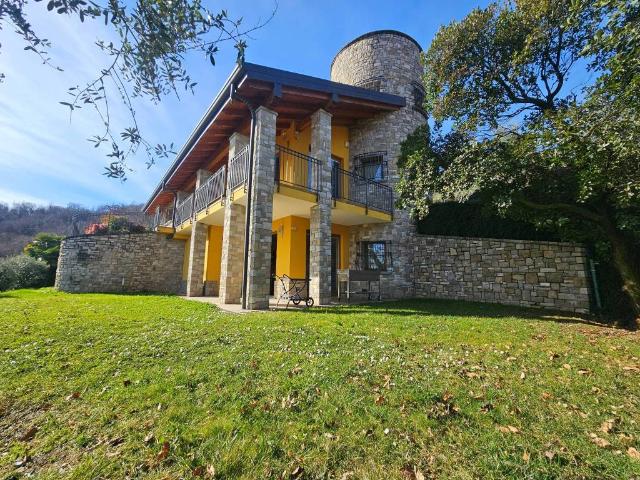 Villa Indipendente in vendita a Longoni, Palazzago