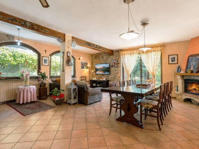Villa Indipendente in vendita a Pratomarone, Palazzago