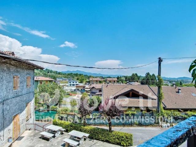 Villa Indipendente in vendita a Brughiera, Palazzago