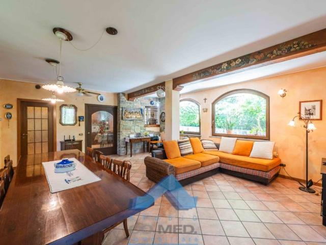 Villa Indipendente in vendita a Borghetto, Palazzago