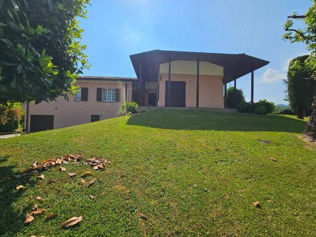 Villa Indipendente in vendita a Brughiera, Palazzago