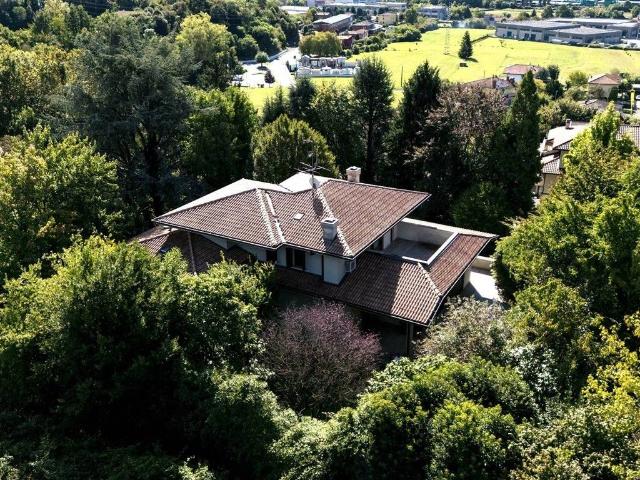 Villa Indipendente in vendita a Brughiera, Palazzago