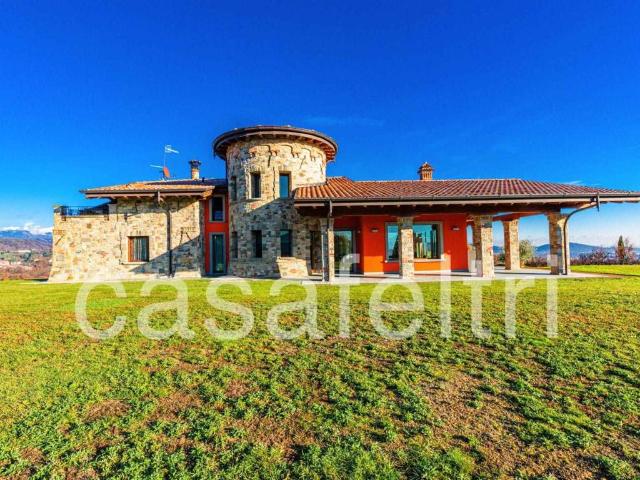 Villa Indipendente in vendita a Palazzago, Bergamo