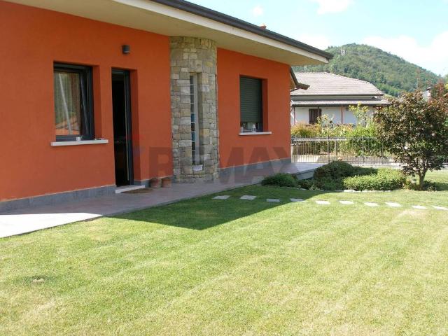 Villa Indipendente in vendita a Longoni, Palazzago