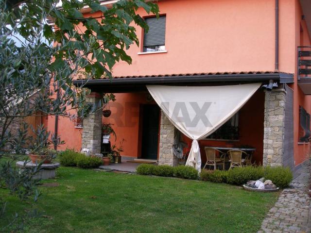 Villa Indipendente in vendita a Longoni, Palazzago