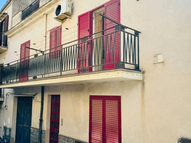 Villa Indipendente in vendita a Palazzo Adriano, Sicilia