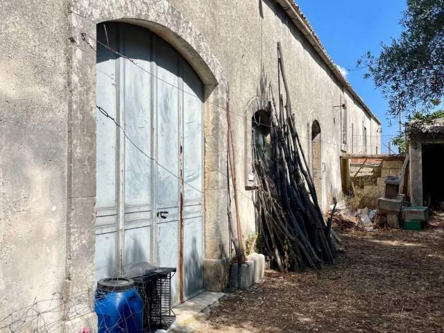 Villa Indipendente in vendita a Fondi, Palazzolo Acreide