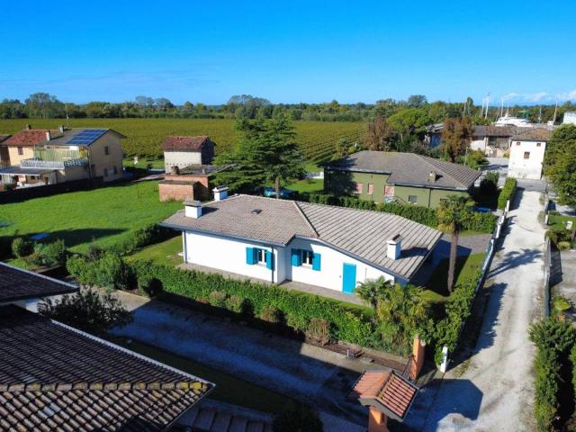 Villa Indipendente in vendita a Palazzolo Dello Stella, Friuli-Venezia Giulia
