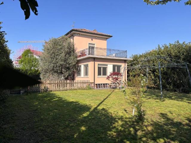Villa Indipendente in vendita a Palazzolo Sull'oglio, Lombardia