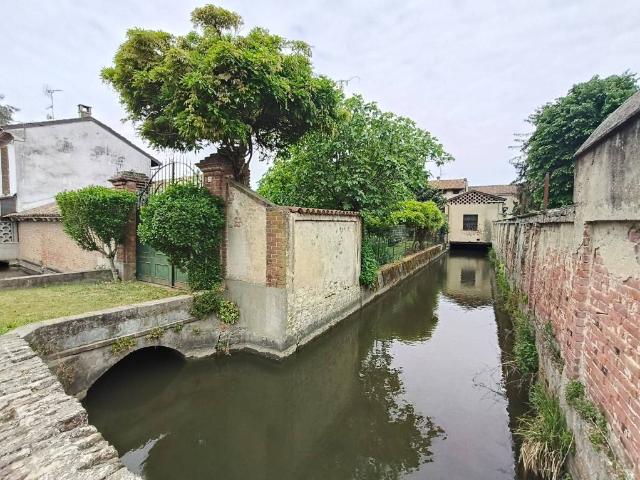 Villa Indipendente in vendita a Piemonte, Vercelli