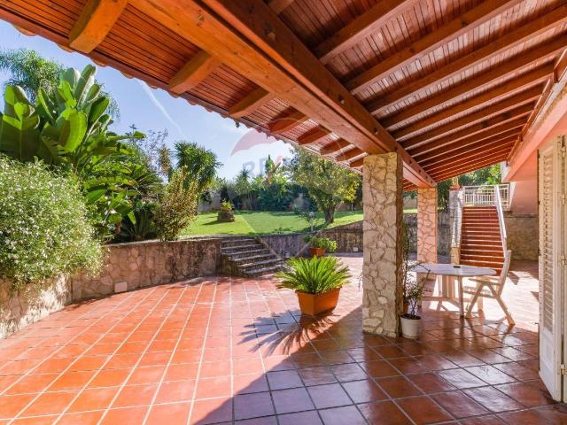 Villa Indipendente in vendita a VI Circoscrizione, Palermo