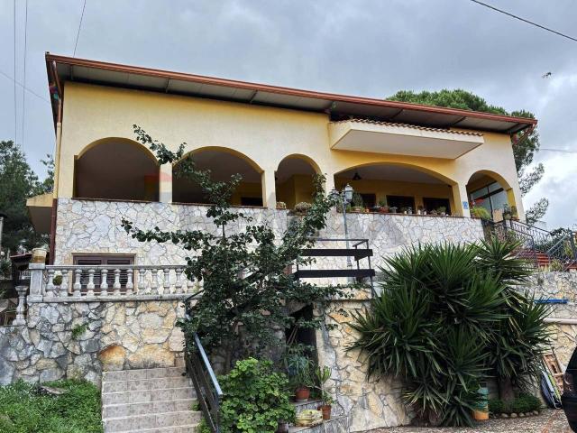 Villa Indipendente in vendita a V Circoscrizione, Palermo