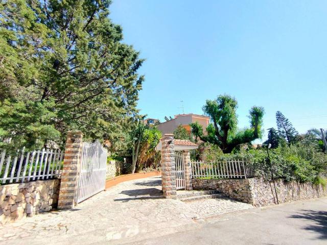 Villa Indipendente in vendita a VI Circoscrizione, Palermo