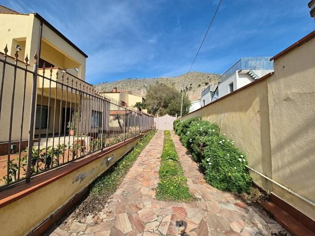 Villa Indipendente in vendita a VII Circoscrizione, Palermo