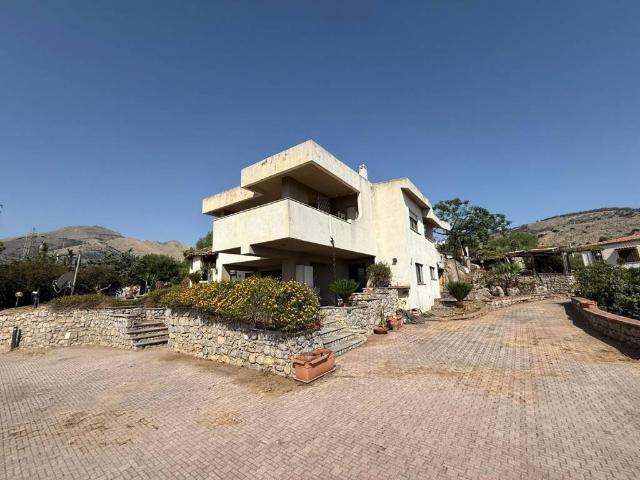 Villa Indipendente in vendita a VI Circoscrizione, Palermo