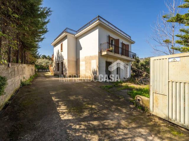 Villa Indipendente in vendita a IV Circoscrizione, Palermo