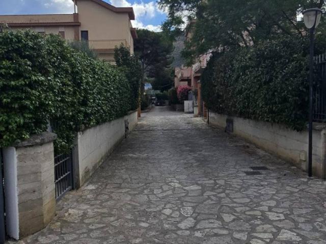 Villa Indipendente in vendita a VI Circoscrizione, Palermo