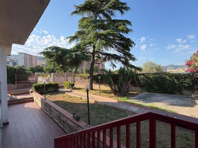 Villa Indipendente in vendita a V Circoscrizione, Palermo