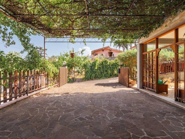 Villa Indipendente in vendita a V Circoscrizione, Palermo