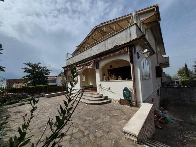 Villa Indipendente in vendita a Casale Lungo, Roma Capitale