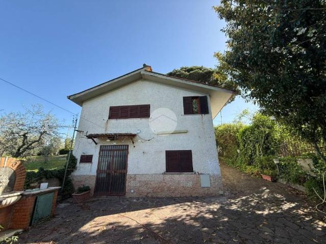 Villa Indipendente in vendita a Folcarotonda, Roma Capitale