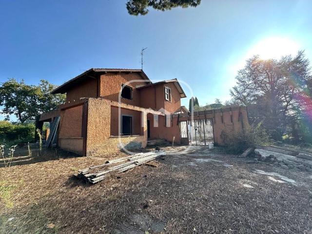 Villa Indipendente in vendita a Colle del Vescovo, Roma Capitale