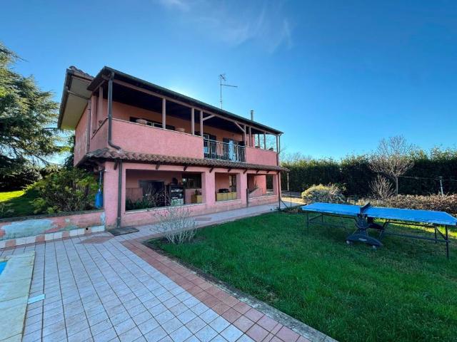 Villa Indipendente in vendita a Fontana Vazza, Roma Capitale