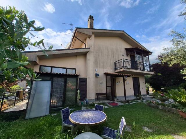 Villa Indipendente in vendita a Colle Rasto, Roma Capitale
