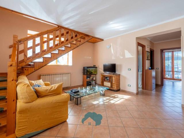 Villa Indipendente in vendita a Folcarotonda, Roma Capitale