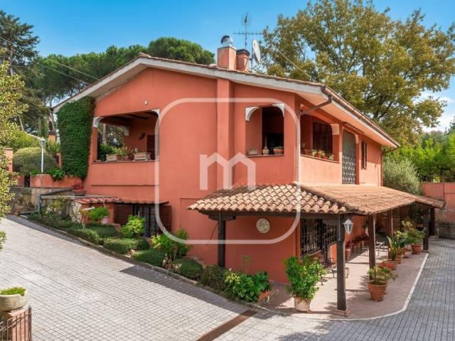 Villa Indipendente in vendita a Colle del Vescovo, Roma Capitale