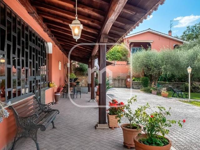 Villa Indipendente in vendita a Colle del Vescovo, Roma Capitale