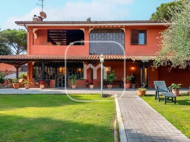 Villa Indipendente in vendita a Colle del Vescovo, Roma Capitale
