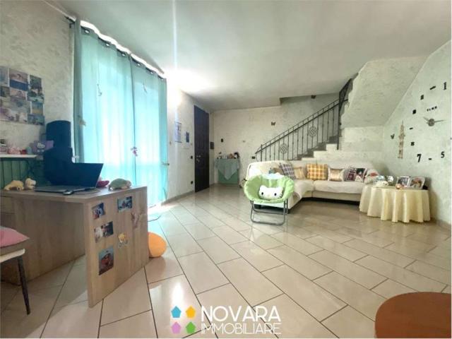 Villa Indipendente in vendita a Palestro, Lombardia