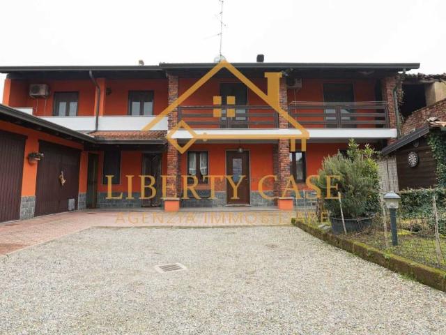 Villa Indipendente in vendita a Palestro, Lombardia
