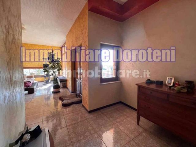 Villa Indipendente in vendita a Palestro, Lombardia