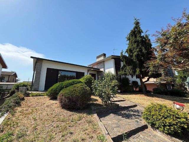Villa Indipendente in vendita a Palestro, Lombardia