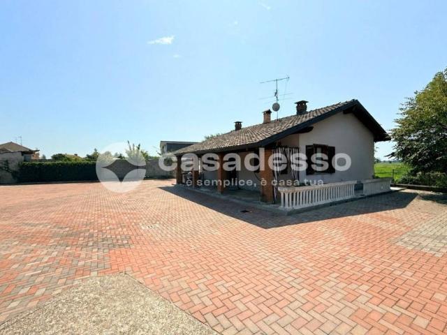 Villa Indipendente in vendita a Palestro, Lombardia
