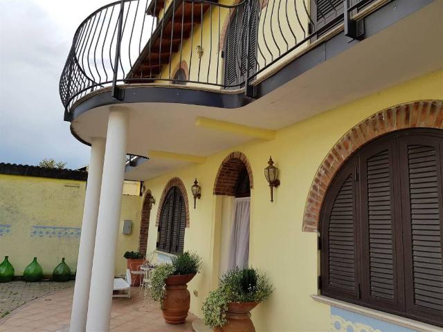 Villa Indipendente in vendita a Palestro, Lombardia