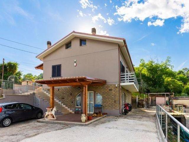 Villa Indipendente in vendita a Casale Marzilli, Paliano
