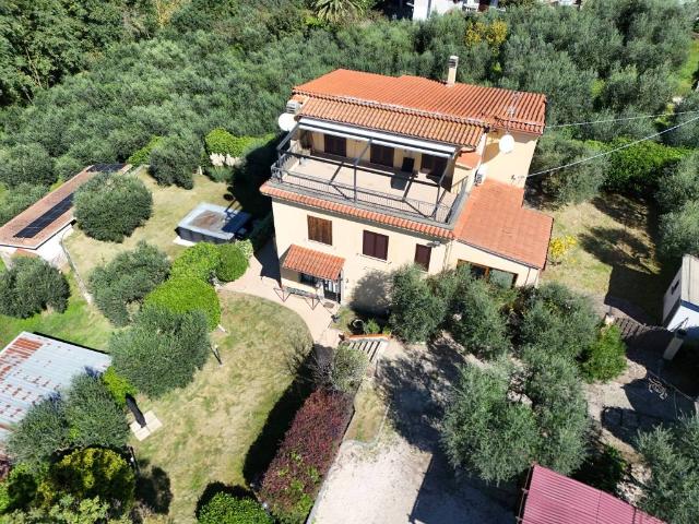 Villa Indipendente in vendita a Paliano, Lazio