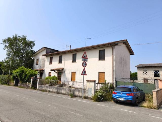 Villa Indipendente in vendita a Palmanova, Friuli-Venezia Giulia