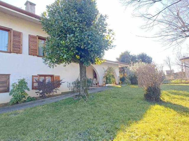 Villa Indipendente in vendita a Palmanova, Friuli-Venezia Giulia