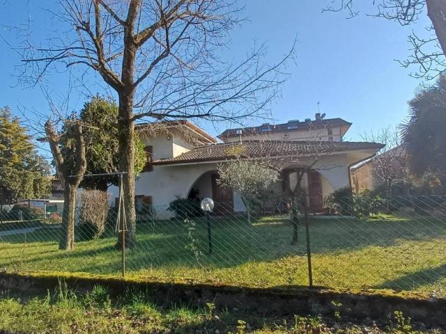 Villa Indipendente in vendita a Palmanova, Friuli-Venezia Giulia