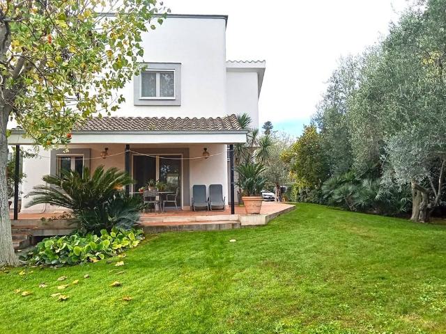 Villa Indipendente in vendita a Puglia, Bari