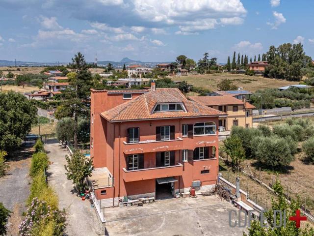 Villa Indipendente in vendita a Roma Capitale, Lazio