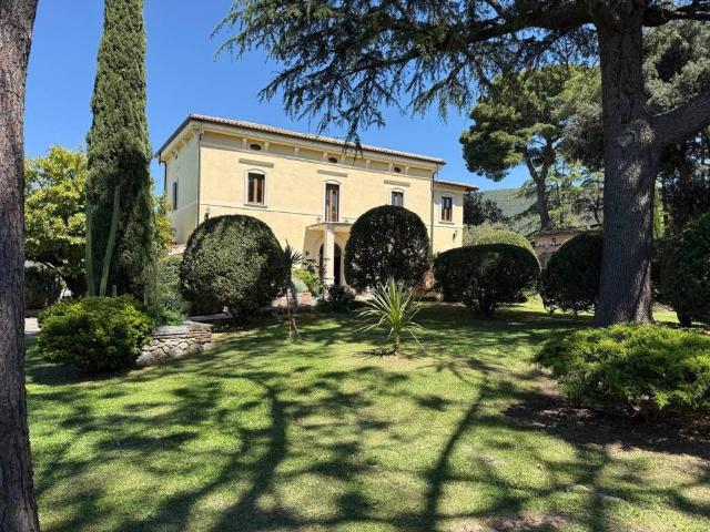 Villa Indipendente in vendita a Stazzano, Roma Capitale