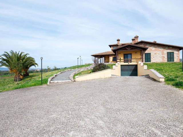 Villa Indipendente in vendita a Roma Capitale, Lazio