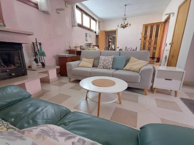 Villa Indipendente in vendita a Palosco, Lombardia
