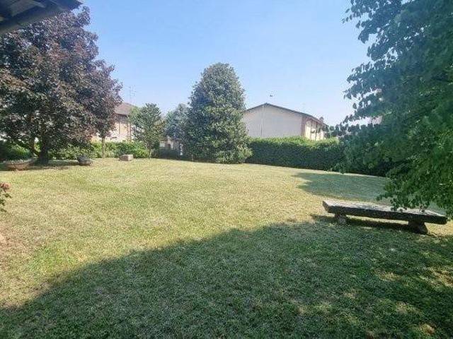 Villa Indipendente in vendita a Pandino, Lombardia