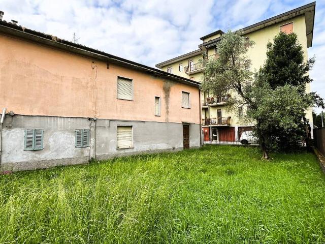 Villa Indipendente in vendita a Pandino, Lombardia